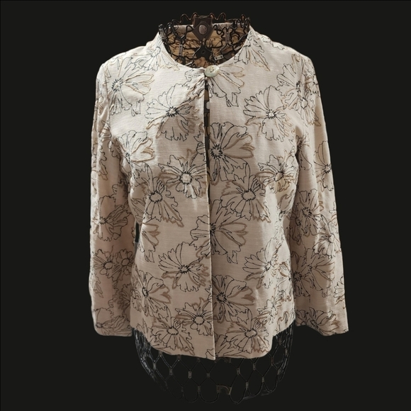 Laura Ashley Jackets & Blazers - Laura Ashley Petite Floral Embroidered Jacket Size Petite Small